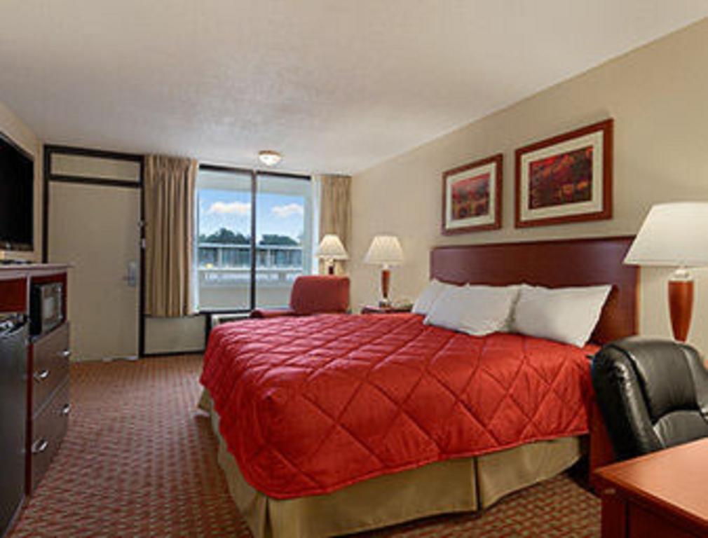 Ramada Burlington Hotel And Conference Center ห้อง รูปภาพ