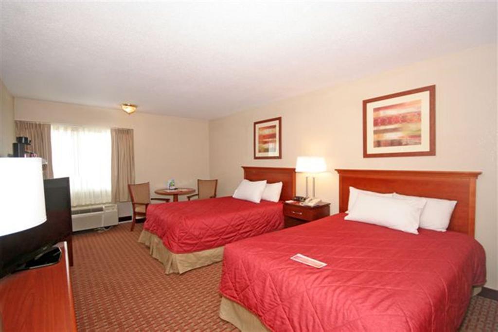 Ramada Burlington Hotel And Conference Center ห้อง รูปภาพ