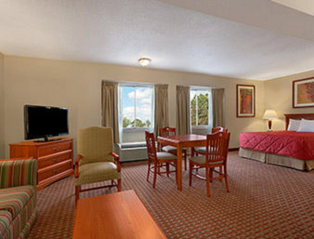Ramada Burlington Hotel And Conference Center ภายนอก รูปภาพ